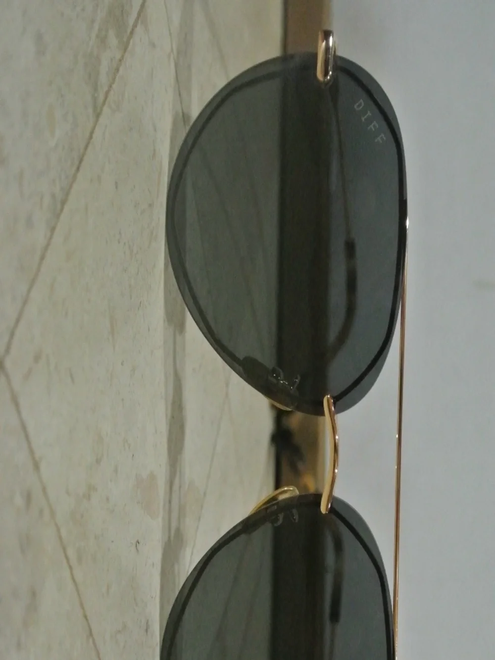 DIFF BLACK LENS GOLD TRIM AVIATOR SUNGLASSES